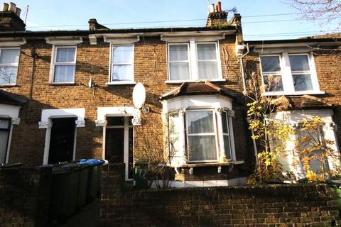 1 bedroom ground floor flat to rent, Fairthorn Road, London