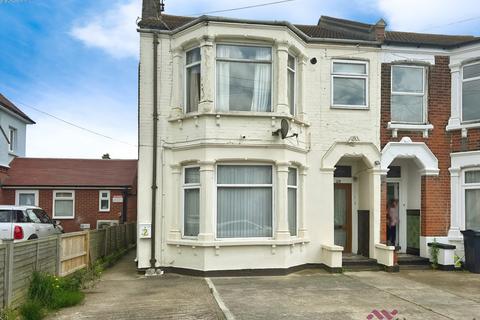 1 bedroom flat to rent, Thoroughgood Road , Clacton-On-Sea CO15