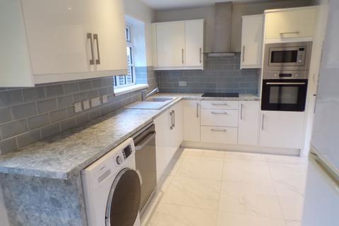 3 bedroom semi-detached house to rent, Nottingham NG2