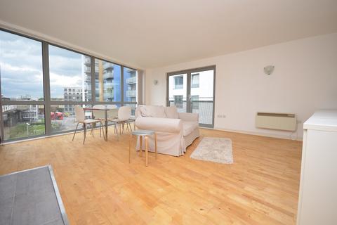 2 bedroom flat to rent, Deals Gateway, London SE13