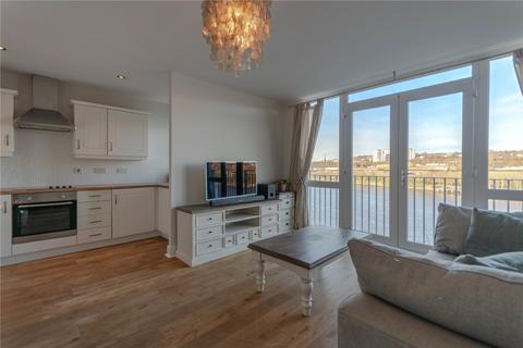 2 bedroom flat to rent, The Armstrong, Tynemouth Pass, Gateshead, Tyne and Wear, NE8