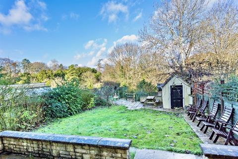 4 bedroom semi-detached house for sale, Cotswold Close, Cirencester