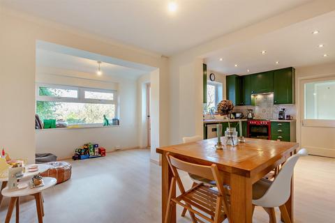 4 bedroom semi-detached house for sale, Cotswold Close, Cirencester