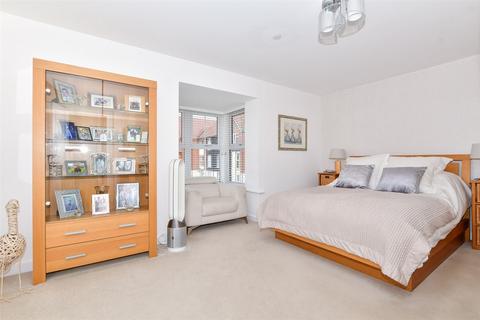 4 bedroom end of terrace house for sale, Waterman Way, Wouldham, Rochester, Kent