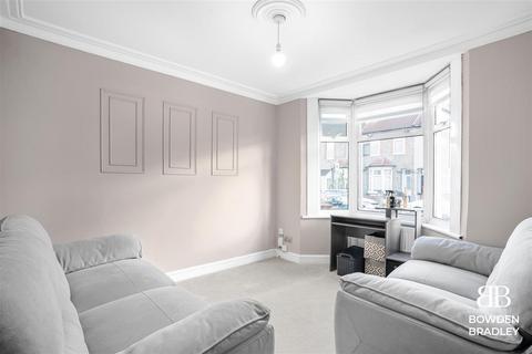 2 bedroom terraced house for sale, Victoria Road, Barking