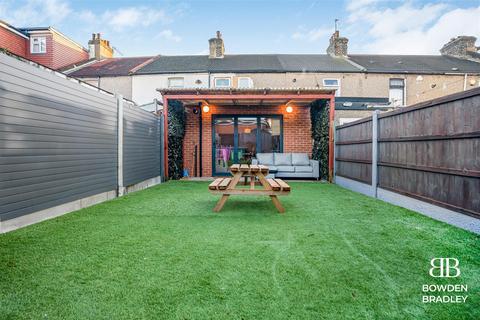 2 bedroom terraced house for sale, Victoria Road, Barking