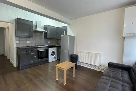 1 bedroom flat to rent, Kingswood Road, Ilford IG3