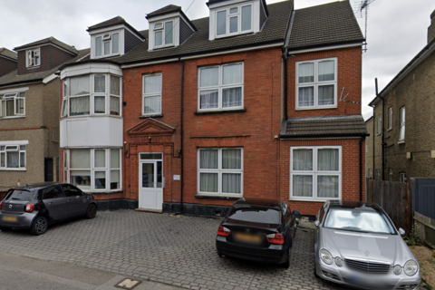 1 bedroom flat to rent, Junction Road, Romford RM1