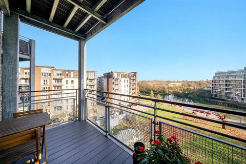 2 bedroom flat for sale, Limehouse Lodge, Harry Zeital Way, London