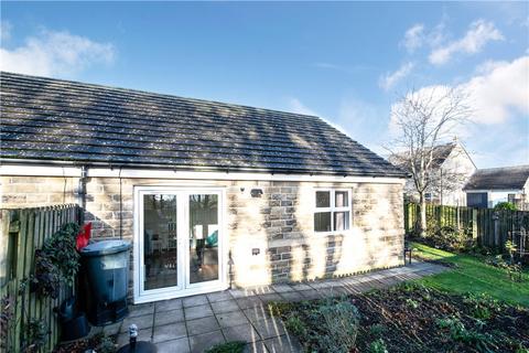 2 bedroom bungalow for sale, Swan Avenue, Gilstead, Bingley, West Yorkshire, BD16