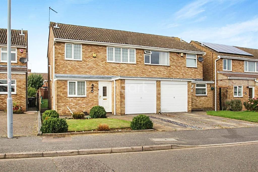 Super Family Home In Stopsley 3 bed semidetached house £299,995