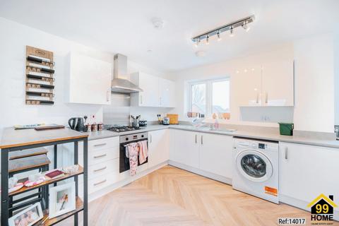 2 bedroom flat for sale, Elderflower Drive, Bristol, BS16