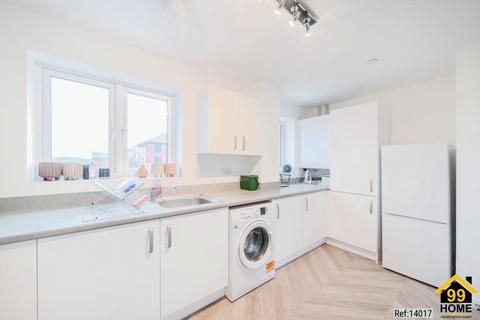 2 bedroom flat for sale, Elderflower Drive, Bristol, BS16