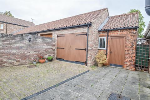 3 bedroom detached house to rent, Manor Farm, Colton