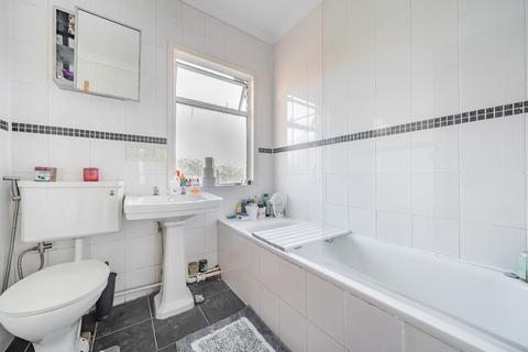 23 Ashwater Road, London, SE12 0LB