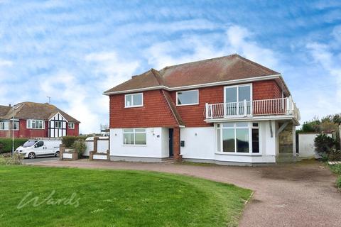 3 bedroom detached house to rent, Sea Road Westgate-On-Sea CT8