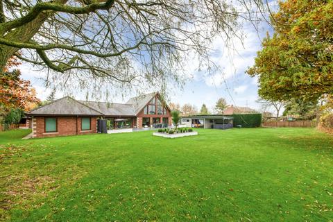 5 bedroom detached house for sale, Cawthorne Road, Barugh Green, S75