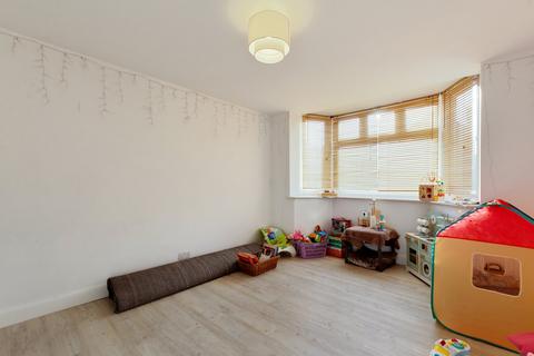 4 bedroom semi-detached house for sale, Chatham Avenue, Bromley, BR2