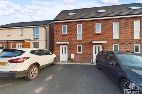 3 bedroom end of terrace house for sale, Tawny Mews, Lydney GL15