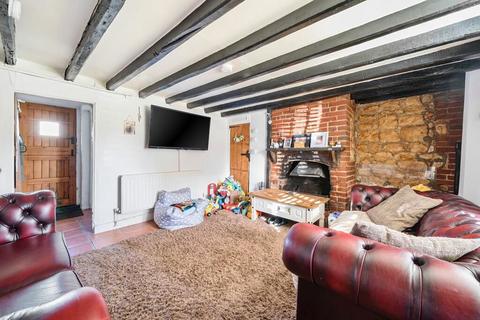 1 bedroom cottage for sale, Arundel Road, Angmering, Littlehampton, West Sussex, BN16 4JT