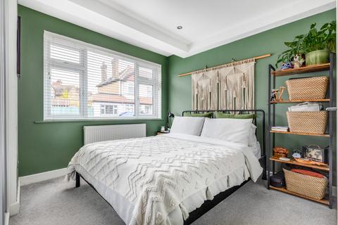 26 Dinton Road, London, SW19 2AP