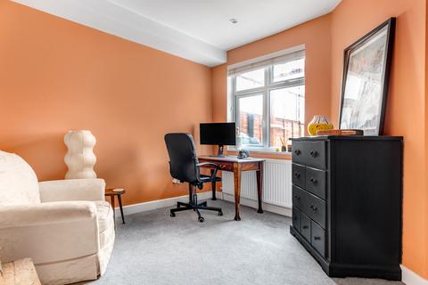 26 Dinton Road, London, SW19 2AP