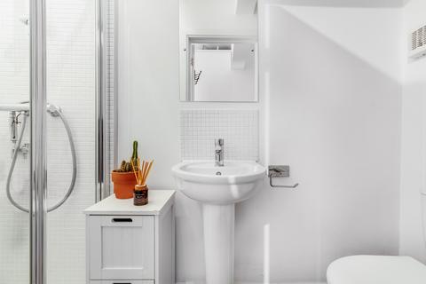 26 Dinton Road, London, SW19 2AP