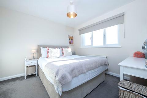 9 Bakers Way, Morton, Bourne, PE10 0XW