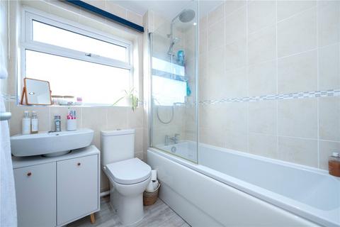 9 Bakers Way, Morton, Bourne, PE10 0XW