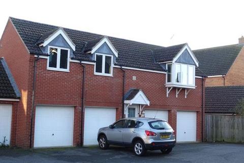 2 bedroom flat to rent, Oak Avenue, Peterborough