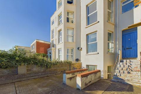 1 bedroom flat for sale, Brighton Road, Lancing, BN15 8BG