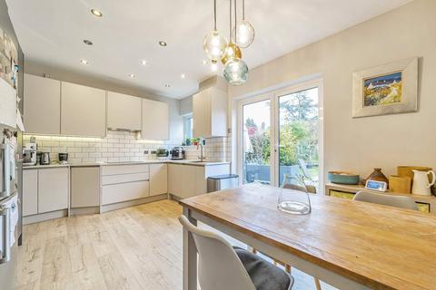 3 bedroom end of terrace house for sale, Well Hall Road, London