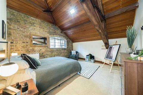 2 bedroom flat for sale, Shad Thames, London SE1