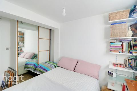 1 bedroom maisonette for sale, Browning Road, London