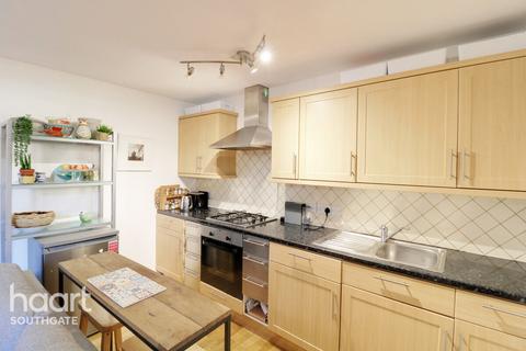 1 bedroom maisonette for sale, Browning Road, London