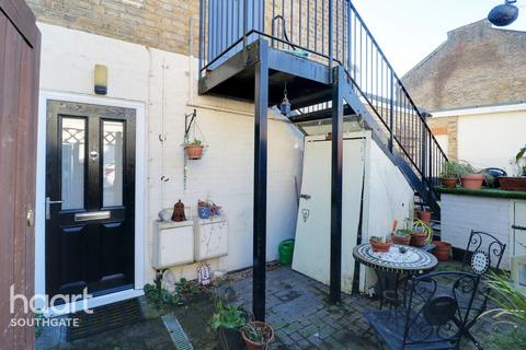 1 bedroom maisonette for sale, Browning Road, London