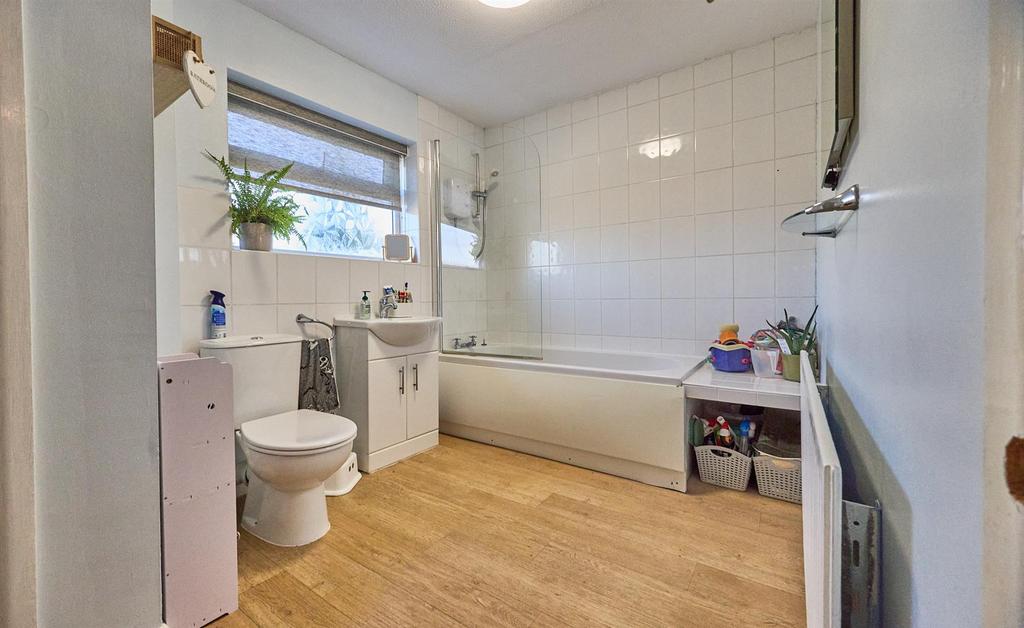 Rear Family Bathroom