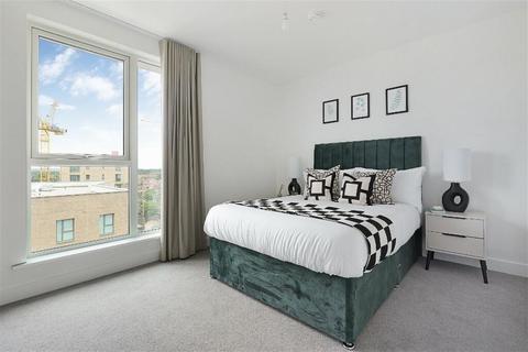 1 bedroom flat to rent, at Lampton Parkside, Flat 51, Reade Court TW3