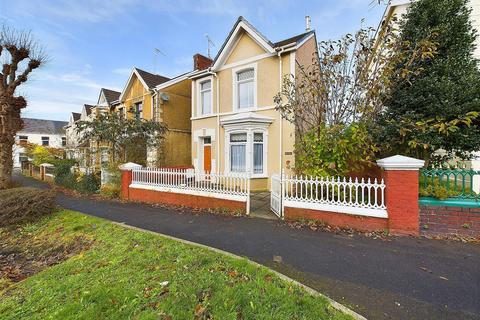 3 bedroom detached house for sale, College Square, Llanelli