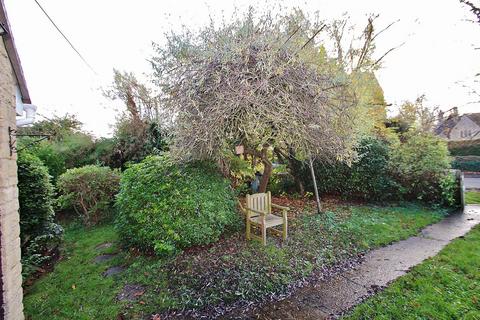 2 bedroom detached bungalow for sale, Wroslyn Road, Freeland, OX29