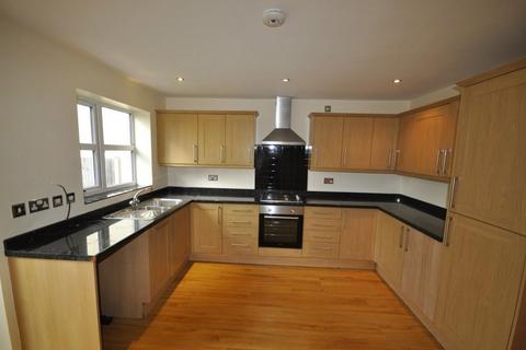 3 bedroom semi-detached house to rent, Platts Crescent, Amblecote, Stourbridge