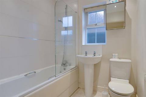 68 Carrs Meadow, Withernsea, HU19 2ER