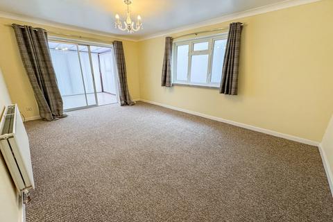 3 bedroom chalet for sale, Firs Road, Tilehurst, Reading, RG31