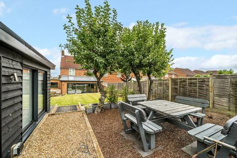 3 bedroom semi-detached house for sale, Norwood Close, Effingham, Surrey, KT24