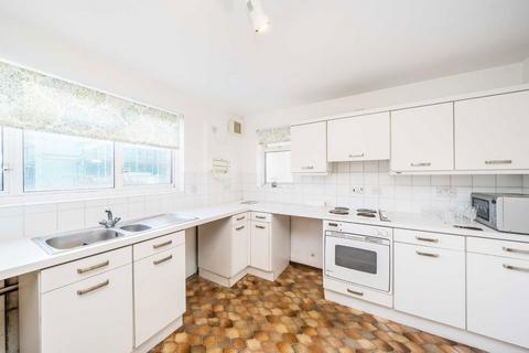 2 bedroom flat for sale, Darlaston Road, London SW19