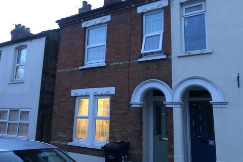 3 bedroom end of terrace house to rent, Hartington Street, Bedford