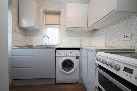 2 bedroom maisonette to rent, Mill Lane, Carshalton