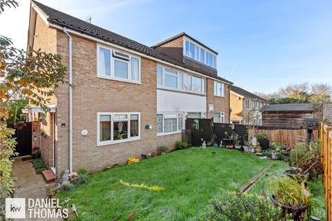 3 bedroom maisonette for sale, The Dale, Waltham Abbey, Essex