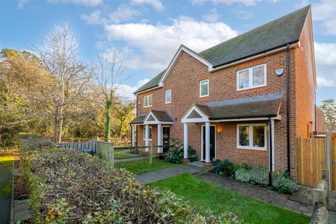 4 bedroom house for sale, Kings Cross Lane, South Nutfield