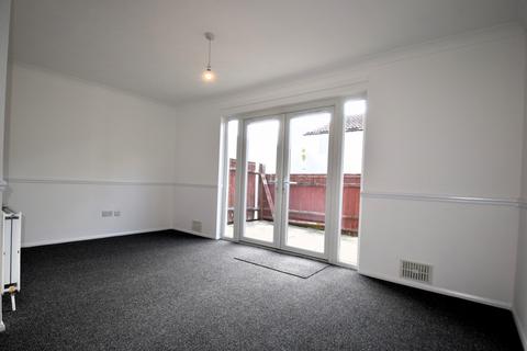 2 bedroom flat to rent, 41-43 Seaview Road, Southend-on-Sea SS3